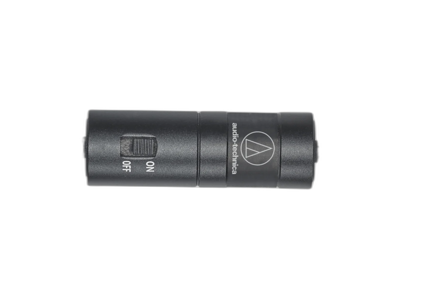 Conector USB-C e o adaptador para USB-A inclusos com o microfone