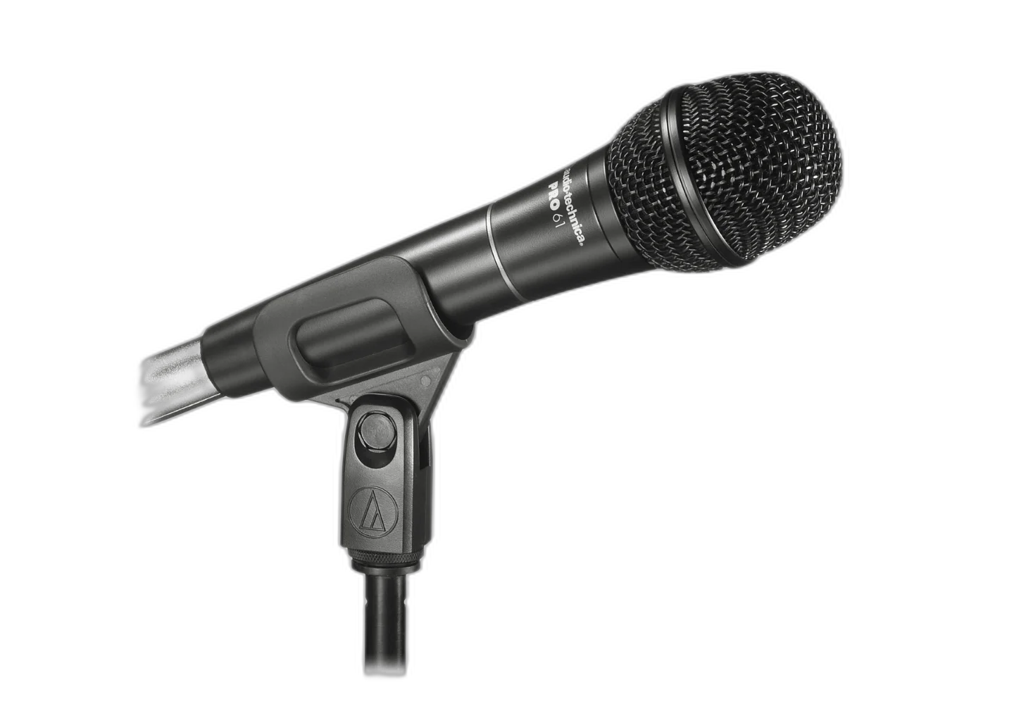 Vocalista em uma performance intensa com o microfone PRO61