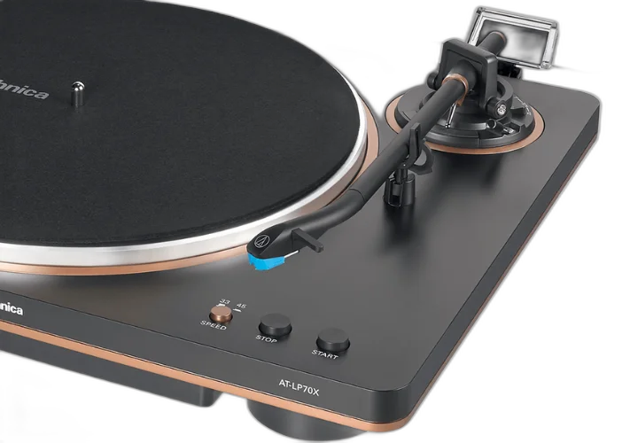 Toca-Discos Automático Audio-Technica AT-LP70X Bronze com Acionamento por Correia e Pré-Amplificador Phono Integrado
