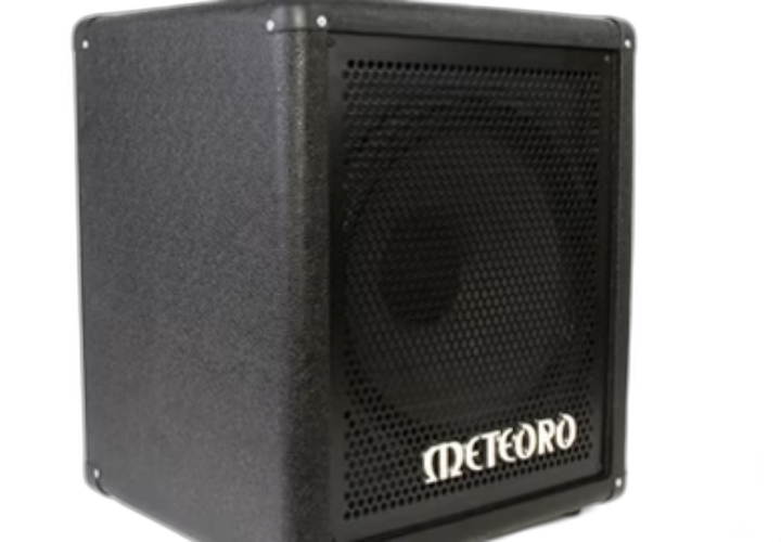 Gabinete Robusto com Revestimento Preto