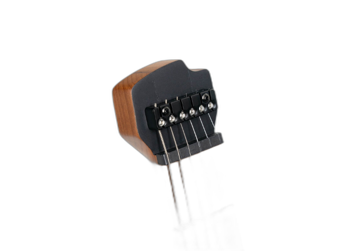 Braço Roasted Maple Headless e Ponte Tremolo Custom